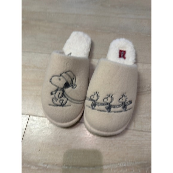 Peanuts Shoes - Peanuts Snoopy Woodstock Cream Faux Shearling Scuff House Slippers Mens Medium